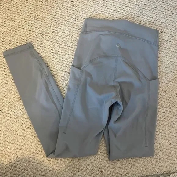 NWT Power Thru, Lululemon leggings with pockets - size 0 - Picture 2 of 3